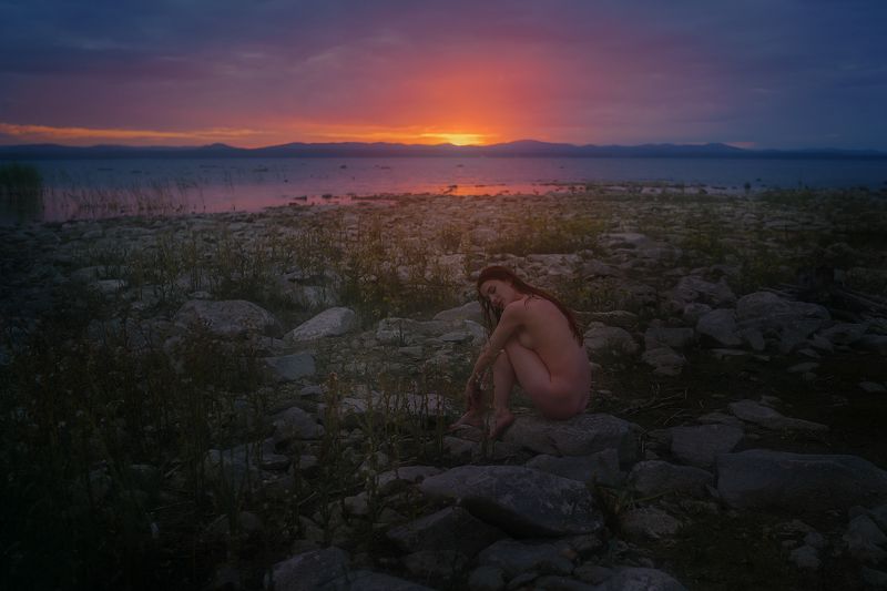 nude art girl sunsetphoto preview