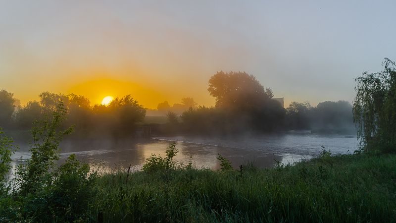 Восход солнца на реке Быстрая Сосна