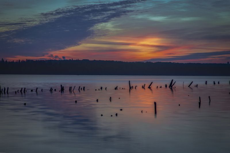 Рассвет над озером Сенеж