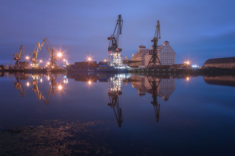 Ночной порт Калининграда