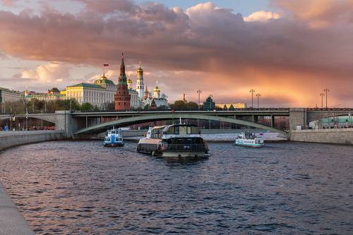 Закат на Москва реке