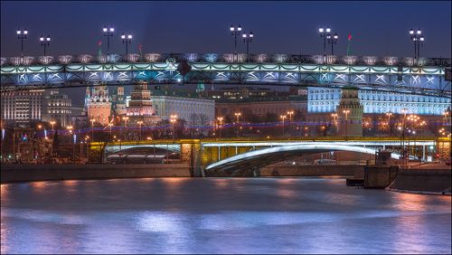 Россия. Москва. Патриарший и Большой Каменный мосты.
