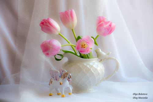 Пять розовых тюльпанов