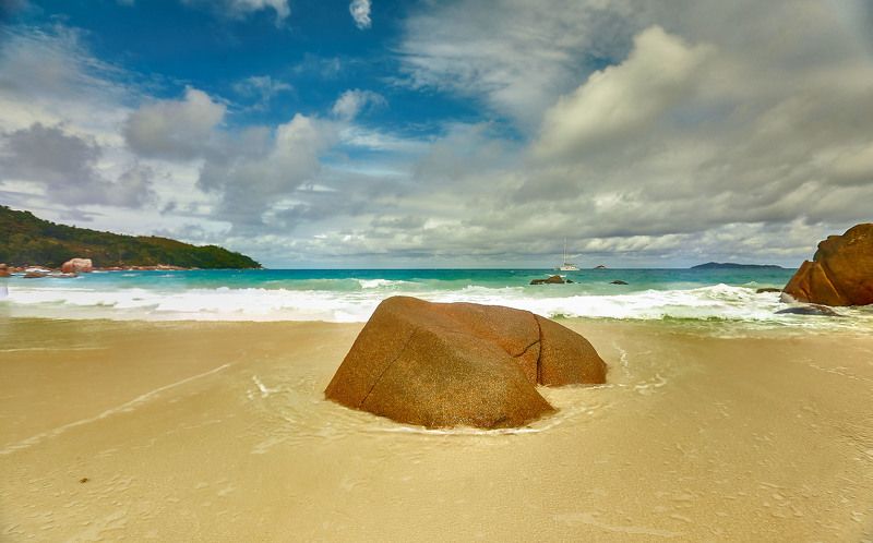 Райский остров - Ла Диг, жемчужина Сейшелов, здесь  расположены самые лучшие пляжи в Мире и вечная весна…..