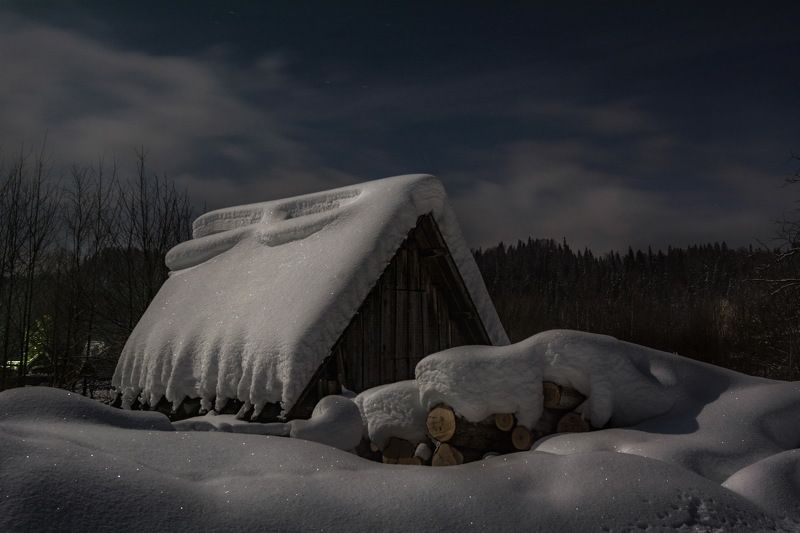 ночь, снег, зима, деревня, домик, луна, деревенский пейзаж Лунная ночьphoto preview