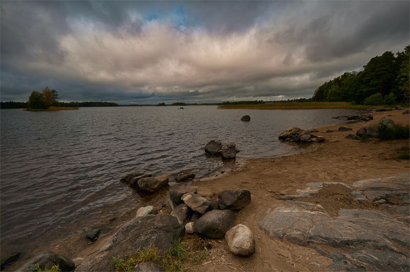 озеро камни облака Берегphoto preview