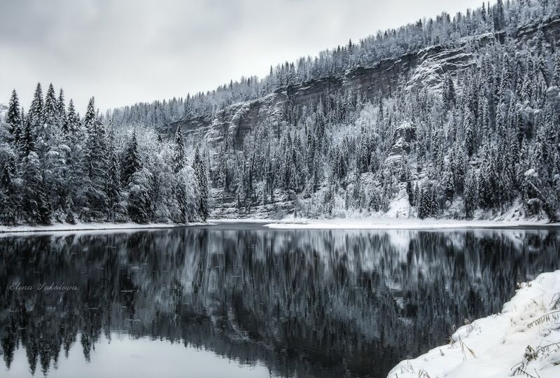 природа, пейзаж, река, зима, ноябрь, отражение, скалы, усьвинские столбы Седой Уралphoto preview