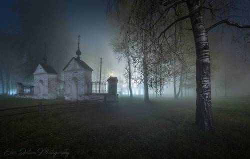 Туманная ночь у Успенского собора