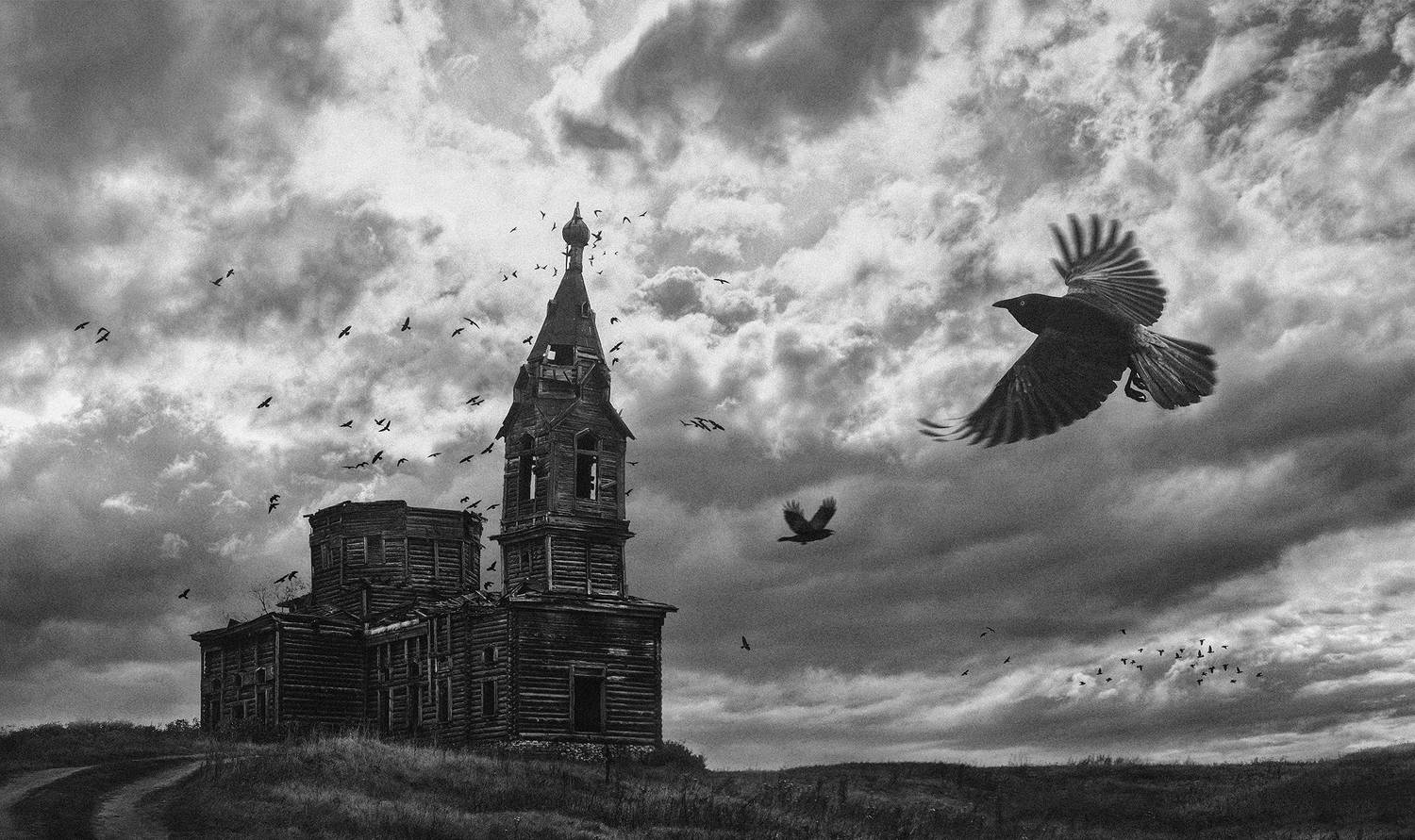 Разрушенные небеса. Вороны над Церковью. Небо с воронами. Вороны над храмом. Птицы над храмом.