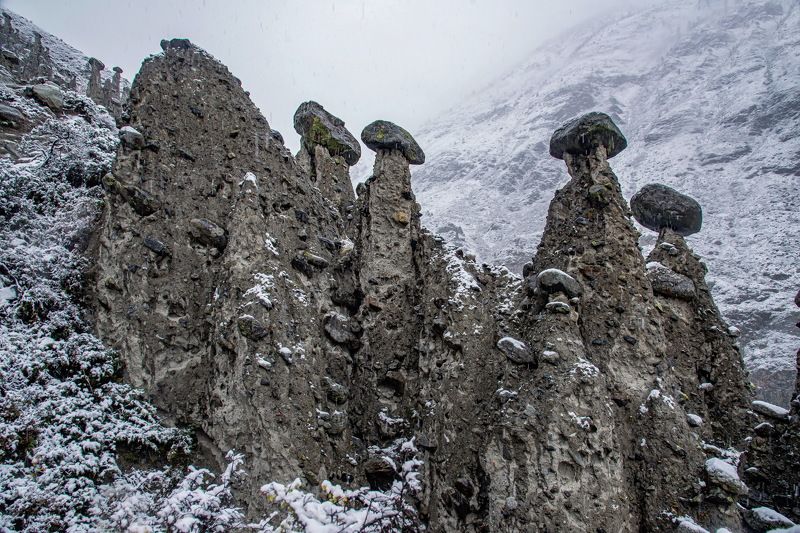 алтай. осень. горы. Алтай долина реки Чулышман  Каменные грибыphoto preview