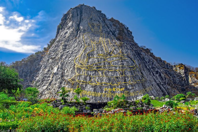 Гора Золотого Будды (Кхао Чи Чан) в Паттайе, Таиланд