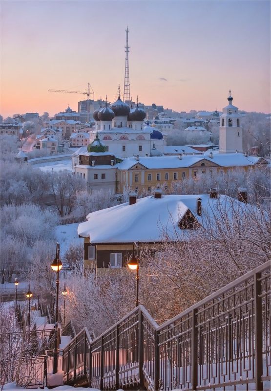 Зимнее утро с видом на город