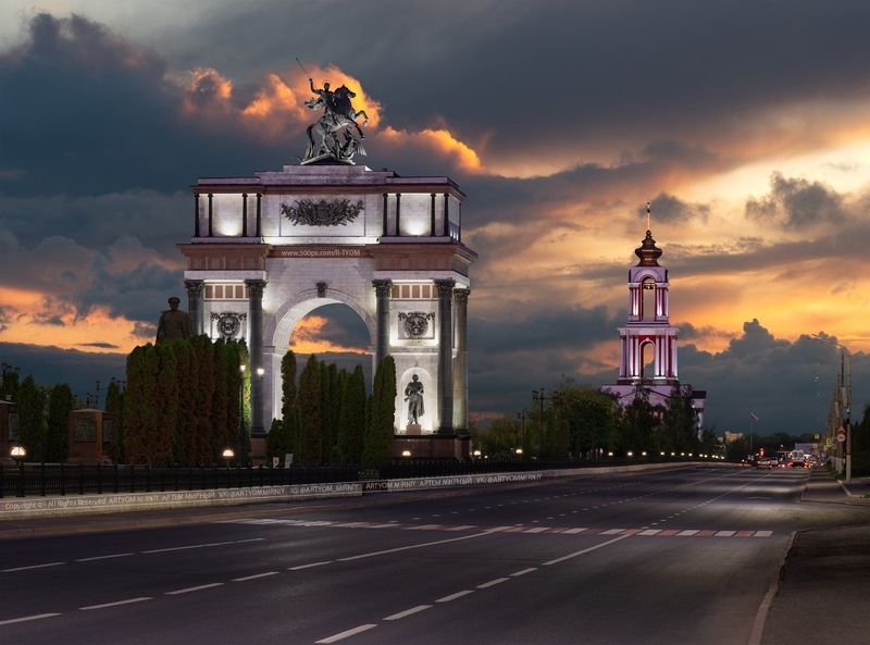 Триумфальная арка мемориального комплекса 