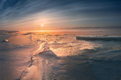 Белое море скованное льдом