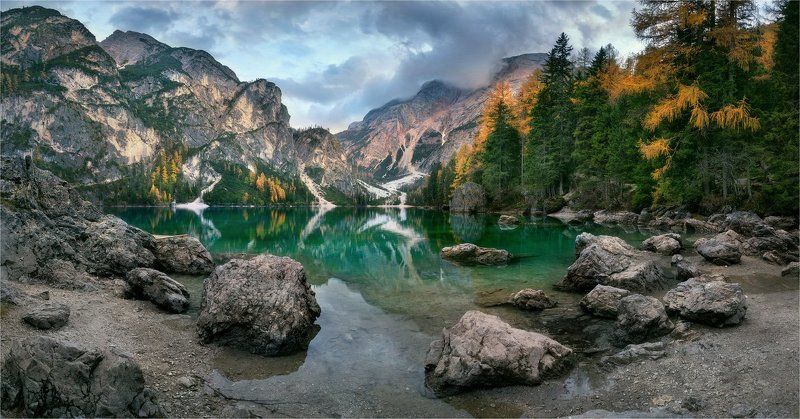 Lago di Braies, Доломитовые альпы, Италия \