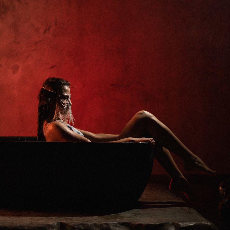 Red bath