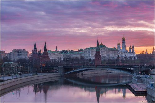 Рассвет на Москве-реке