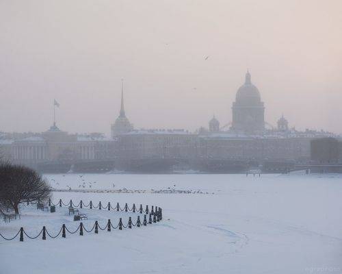 Петербург и зима, уходящие в сон...