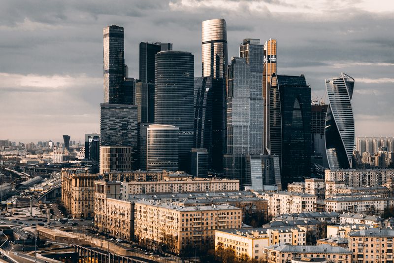 Москва. Вид на семейство небоскрёбов Москва Сити.