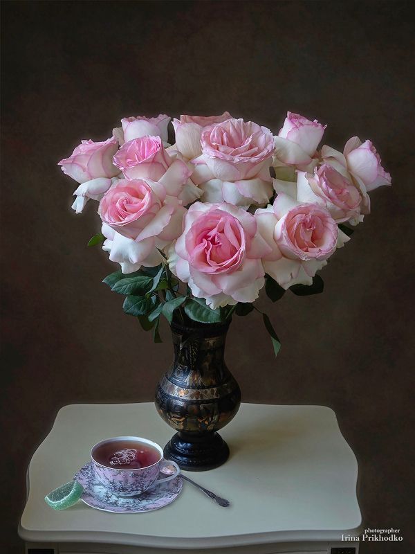 Натюрморт с букетом нежных роз