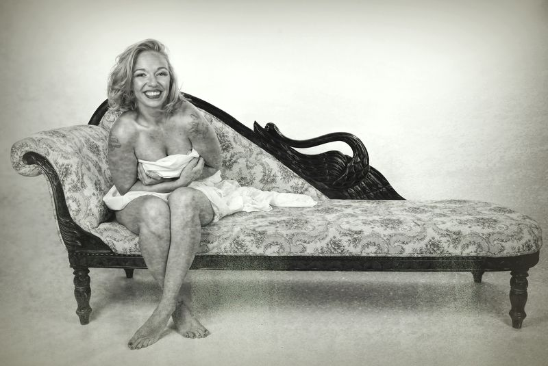 Monroe on the Chaise