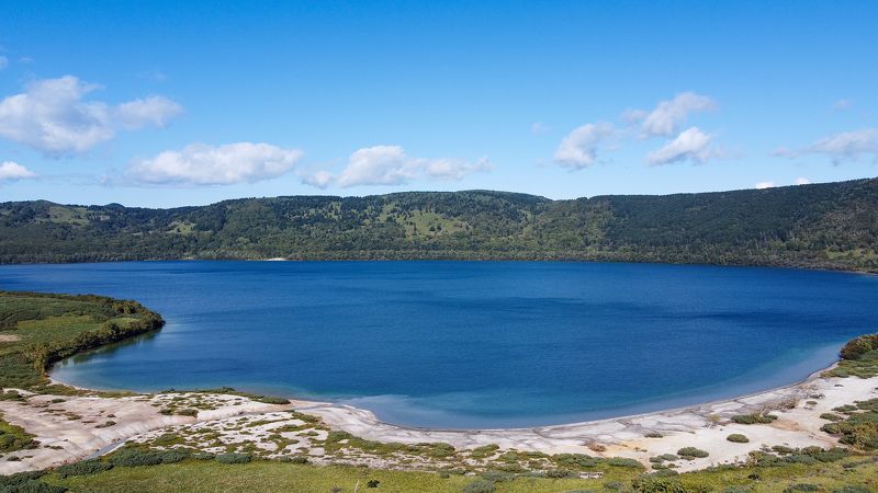 Озеро Горячее на острове Кунашир