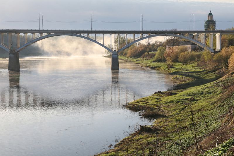 мост с туманом