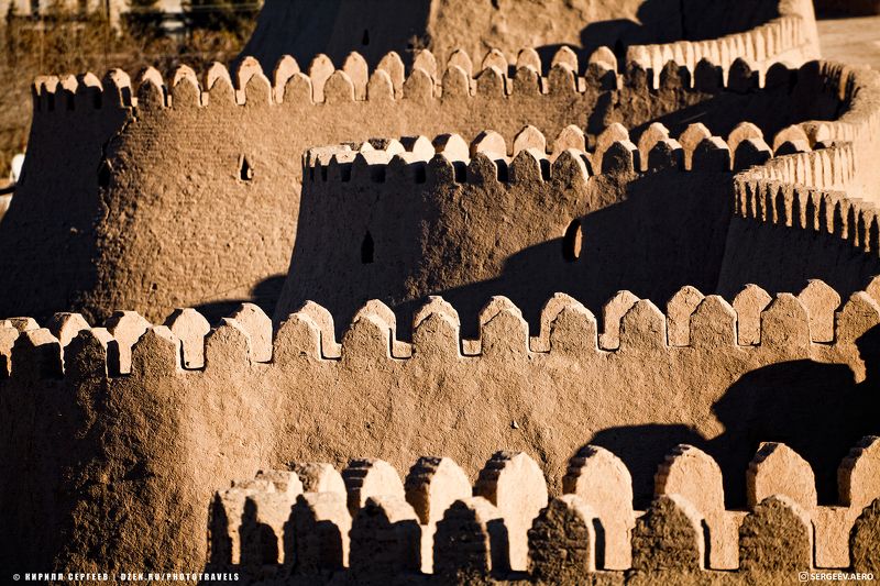 Зиг-заги стены Ичан-Калы | Wall of Itchan-Kala