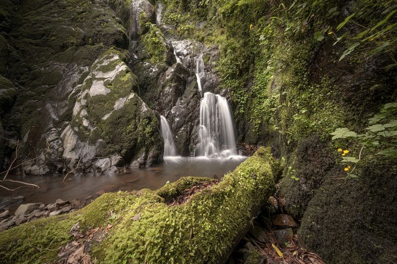 Hidden Kapnistavi Waterfall