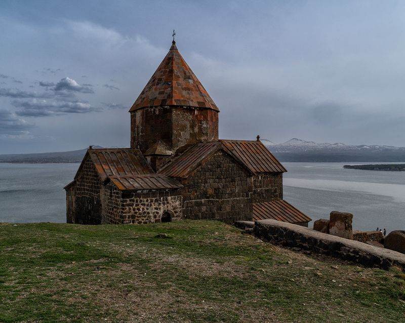 Монастырь на озере Севан