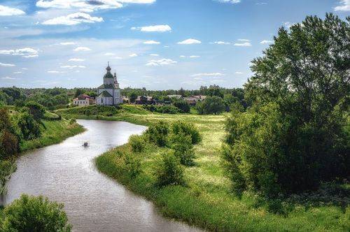 Суздаль. Ильинская церковь и река каменка