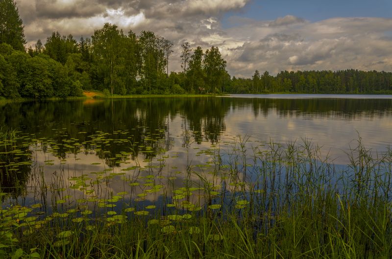 Озеро Селигер перед грозой