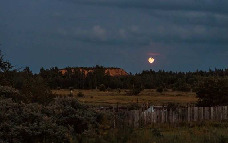 Восход луны над рп Гремячево
