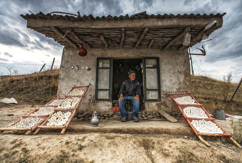 Мои любимые работы… Продавец Курута (вид сухого творога, сыра) Истаравшан (Ура-тюбе)Таджикистан. Фотография Победитель  фотоконкурса «Точка на карте».  Х Международный  фотофестиваль «Фотопарад в Угличе» 