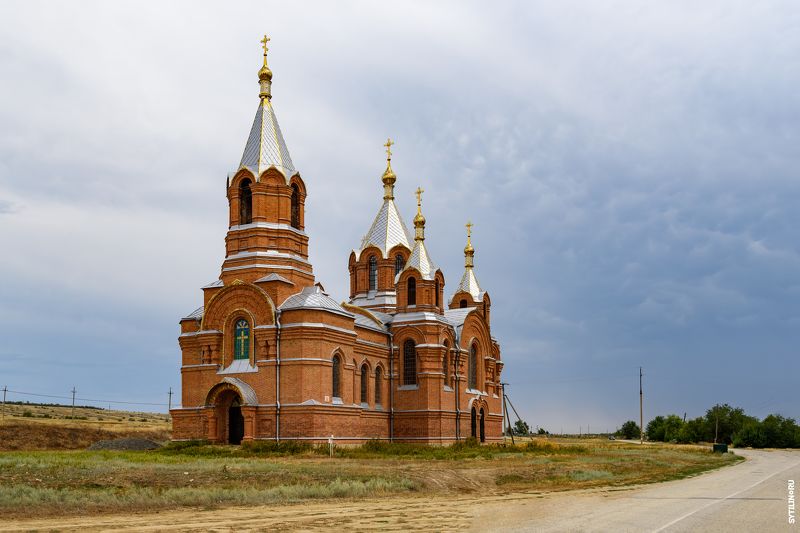 Церковь Николая Чудотворца в станице Голубинская, Калачевский район Волгоградской области.