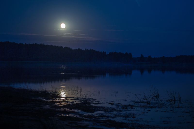 Река Ильдь. Лунная ночь 