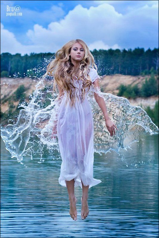девушка, вода, брызги Прогулки по воде..photo preview
