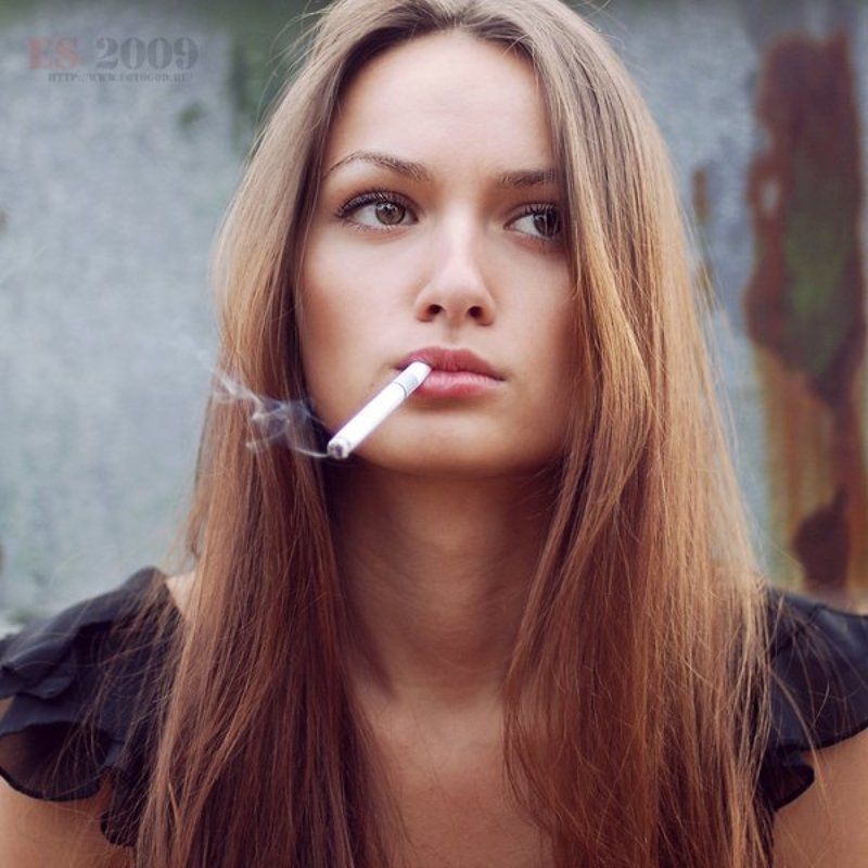 1 Girl 1 Cigarette