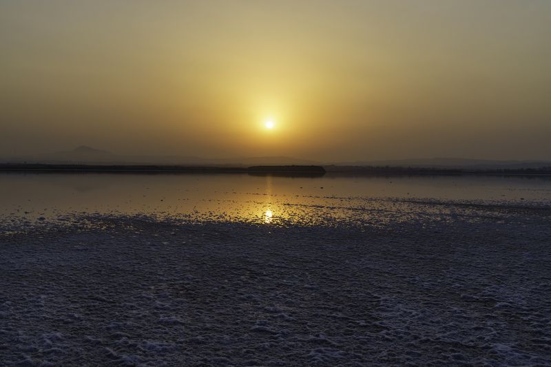 Закат на соляном озере. Ларнака, Кипр