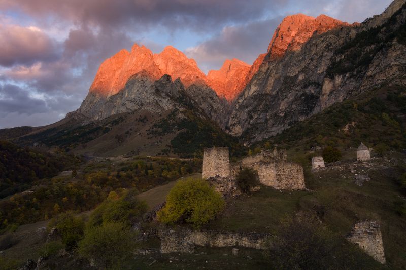 Утро у подножия Цей-Лоама