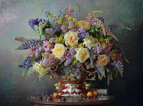 Натюрморт с цветами во французской вазе