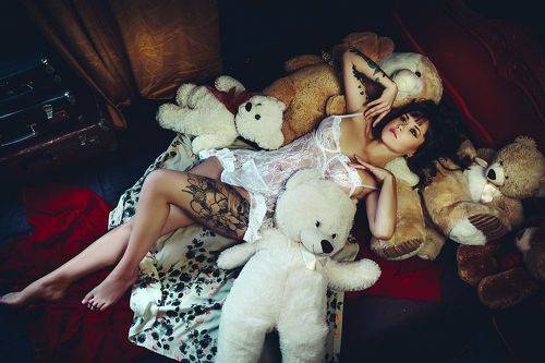 Snow White and six bears