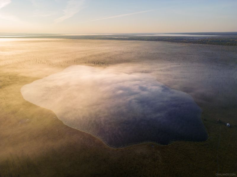 Туман на озере Ырымвад