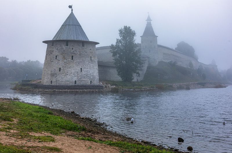 Туманное утро в Пскове