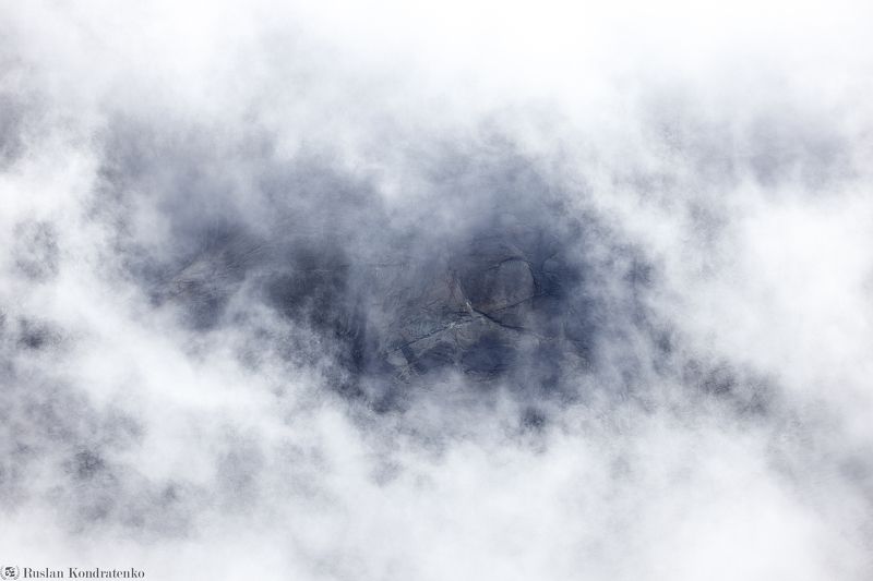 Хребет Поачвумчорр в облаках