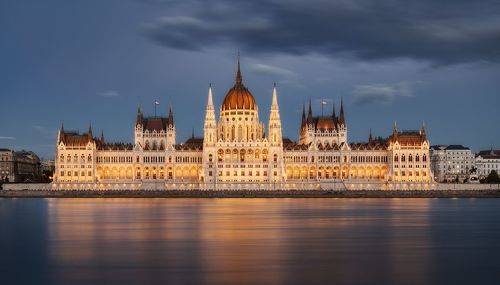 Дунай и венгерский парламент / Danube and the Hungarian Parliament