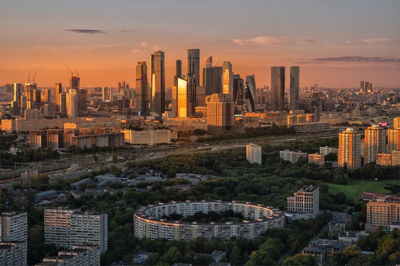 Москва на закате с высоты 
