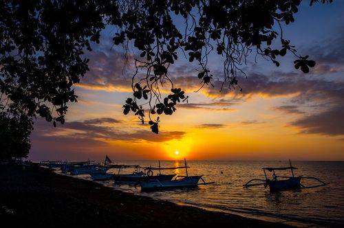 Закат на северном Бали
