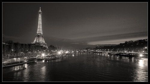 Париж.