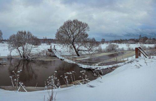 Оттепель зимой на реке )